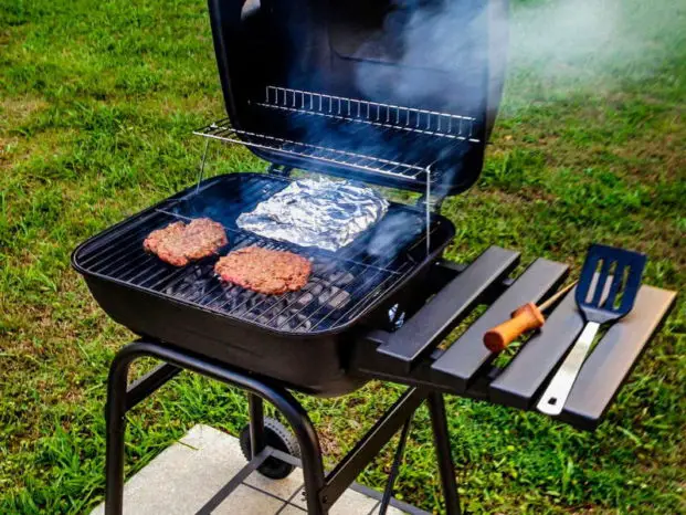 Which is Better Charcoal or Gas Grills? - Pioneer Smoke House